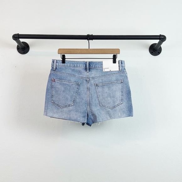 NWT Urban Outfitters BDG High Waisted Girlfriend Shorts Light Wash - Picture 7 of 9